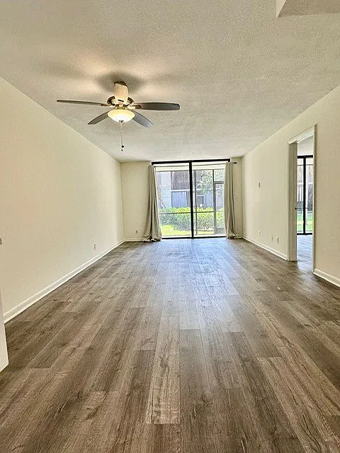 2 bed, 1.5 bath, 1035 sqft, $2,350 — Photo 3