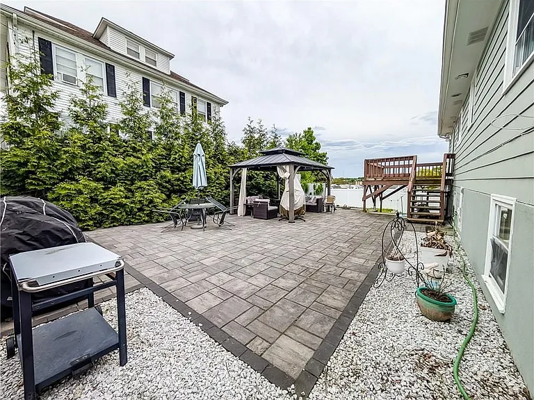 130 Smart St — Photo 23