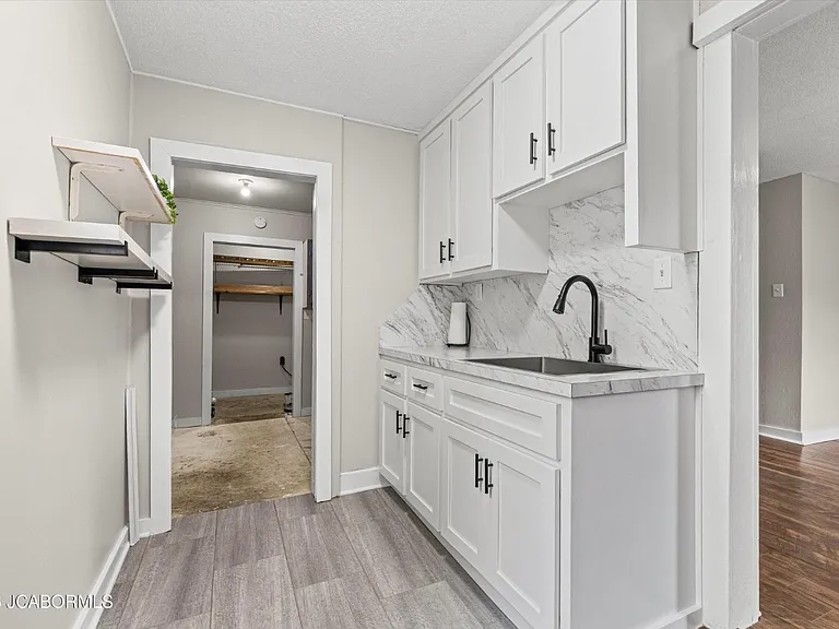 420 Vetter Ln — Photo 4