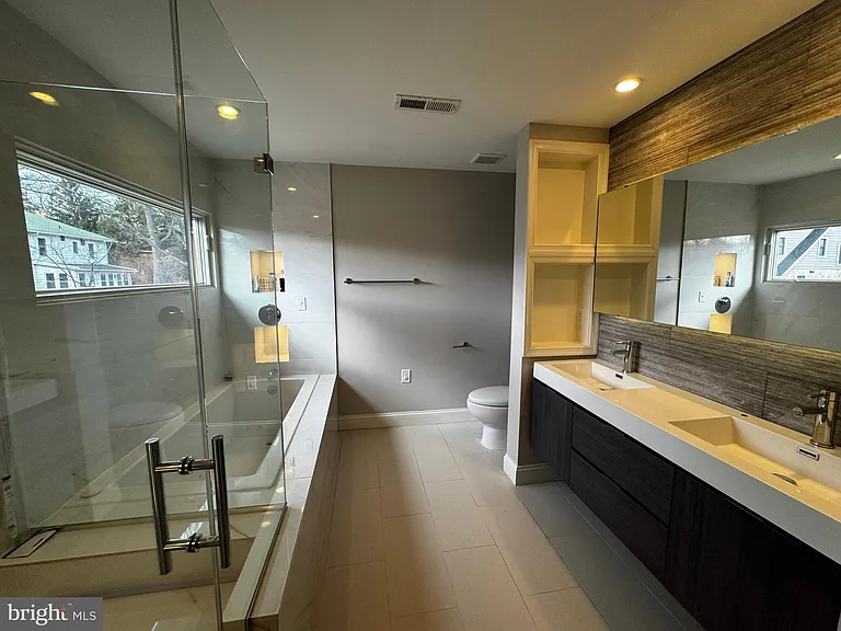 513 Whittier St NW — Photo 35