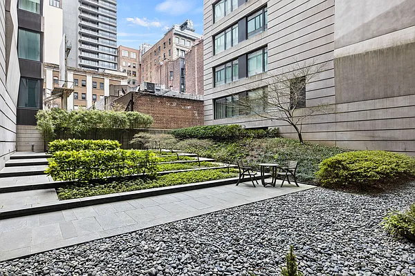 Sold by Nest Seekers International | media 15