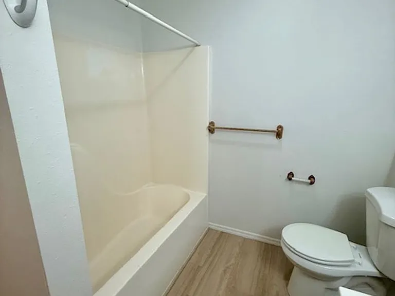 3504 Golden Valley Dr — Photo 10
