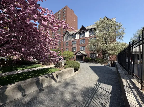 583 MT. Prospect Gardens, 583 Mount Prospect Ave APT 401, Newark, NJ 07104