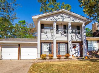 6 Queenspark Rd, Little Rock, AR 72227