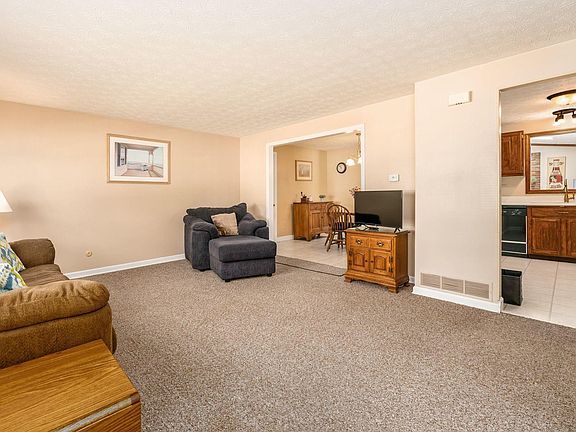 5th image of 1707 Parkgate Rd