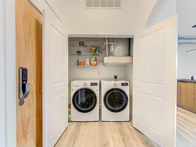 1901 Post Oak Blvd #3105 — Photo 8