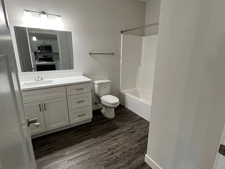 Cottage Grove Commons: Limestone — Photo 10