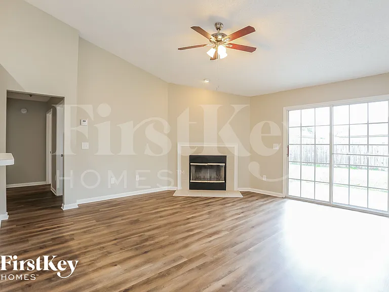 12759 Bentwater Dr — Photo 3