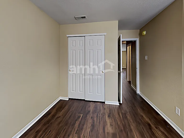 502 Bourneside Dr — Photo 17