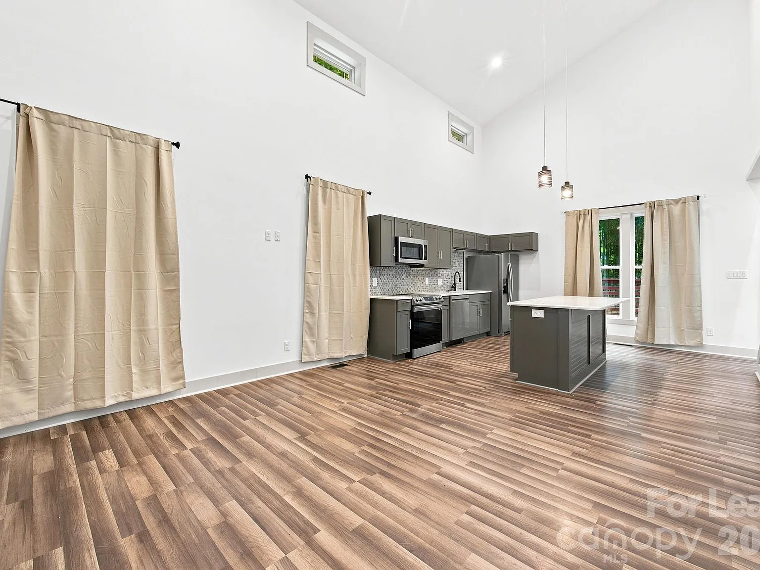 3 bed, 2.5 bath, 1451 sqft, $2,250 — Photo 4
