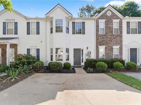 4820 Timber Hills Dr, Oakwood, GA 30566