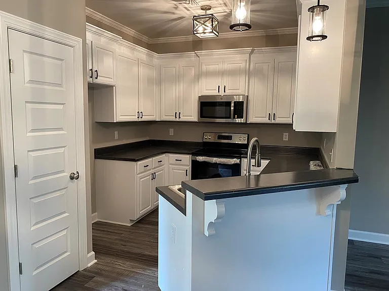 2552 Jordon Ave — Photo 4