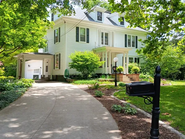 1325 S Main St, Princeton, IL 61356