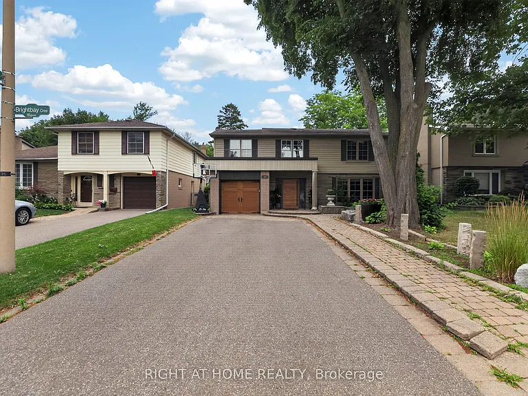 35 Brightbay Cres — Photo 2