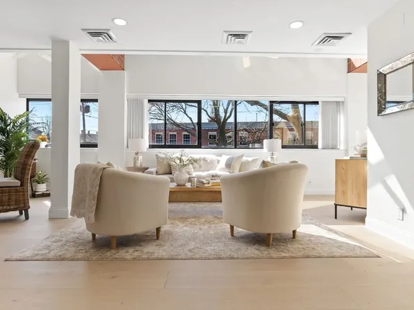 58 Merrimac St APT 2-5, Newburyport, MA 01950