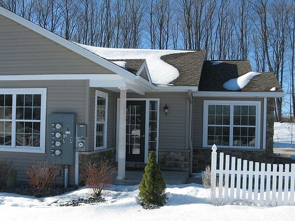4th image of 2095 Avon Dr