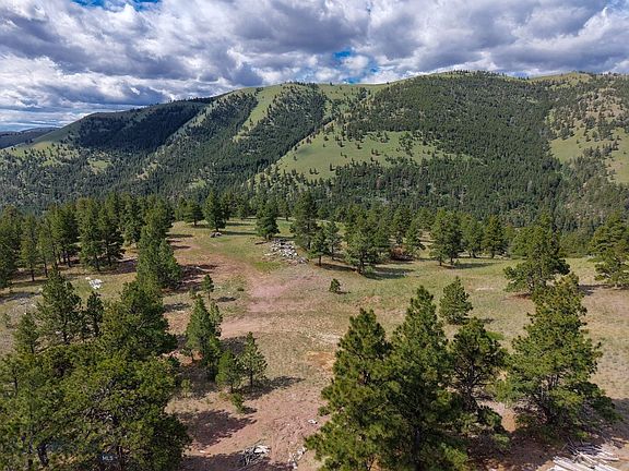 3rd image of 2270 Lynx Trail Dr