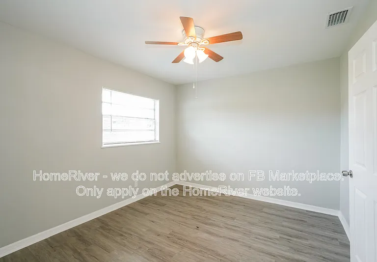 4903 S 85th St — Photo 10