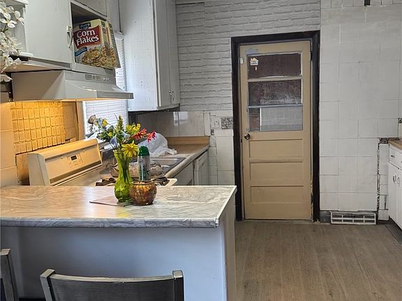 3rd image of 5417 Wadsworth Rd