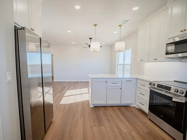 19001 Sierra Madre Dr — Photo 16