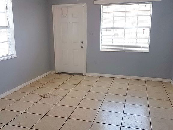3rd image of 4402 N 40th St