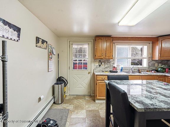 5th image of 224 River St