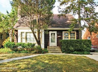 12 S George St, Mount Prospect, IL 60056