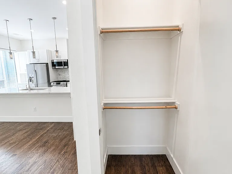 1931 N Prairie Ave #1 — Photo 12