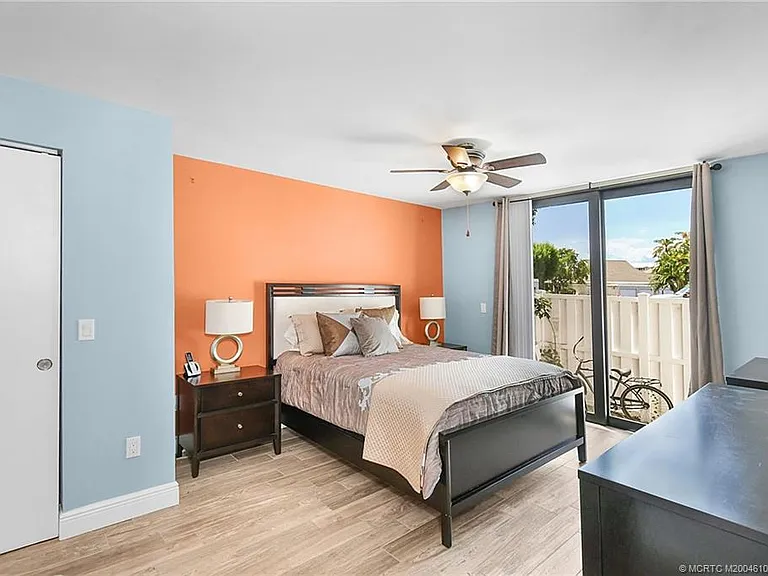 311 NE Golfview Cir — Photo 18