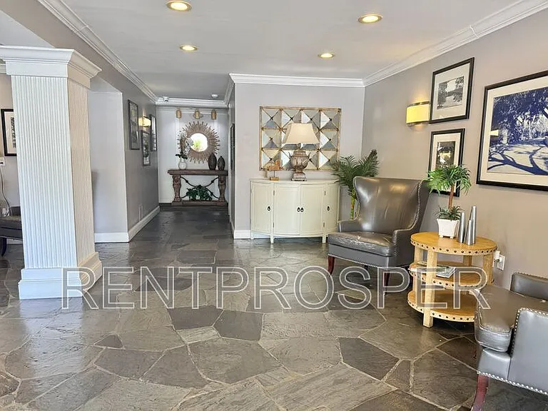 1100 Delaney Ave #F201 — Photo 14