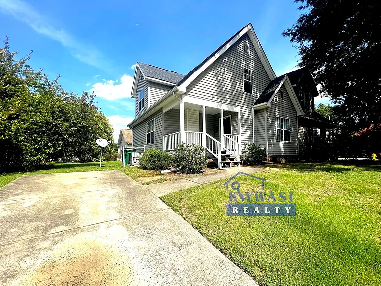 600 Larch St — Photo 1