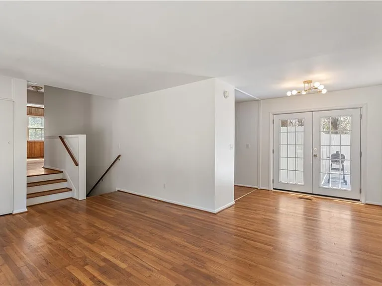 2866 Highland Dr SE — Photo 5