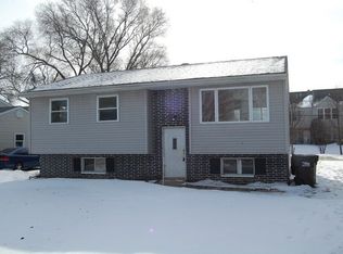5009 State St, Crystal Lake, IL 60014