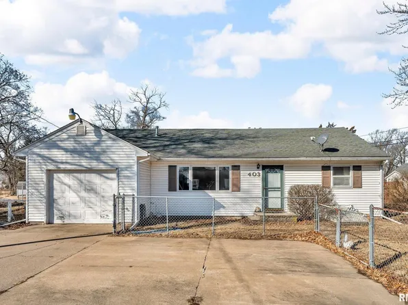 403 38th St, East Moline, IL 61244