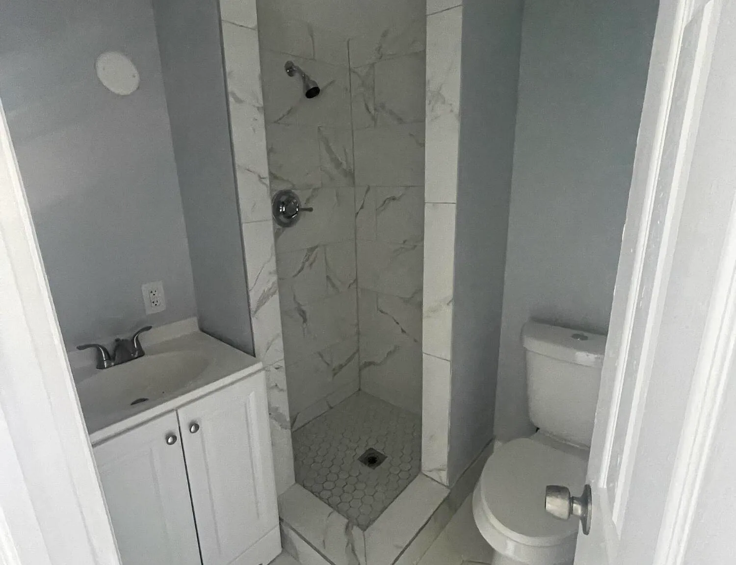 1 bed, 1.0 bath, 826 sqft, $775 — Photo 2