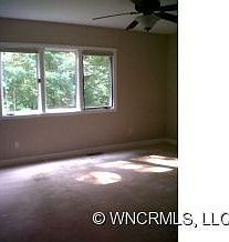 2nd image of 320 Kyfields