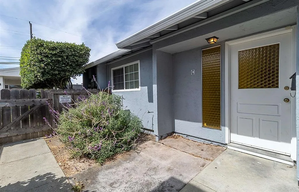 2 bed, 870 sqft, $2,400 — Photo 4