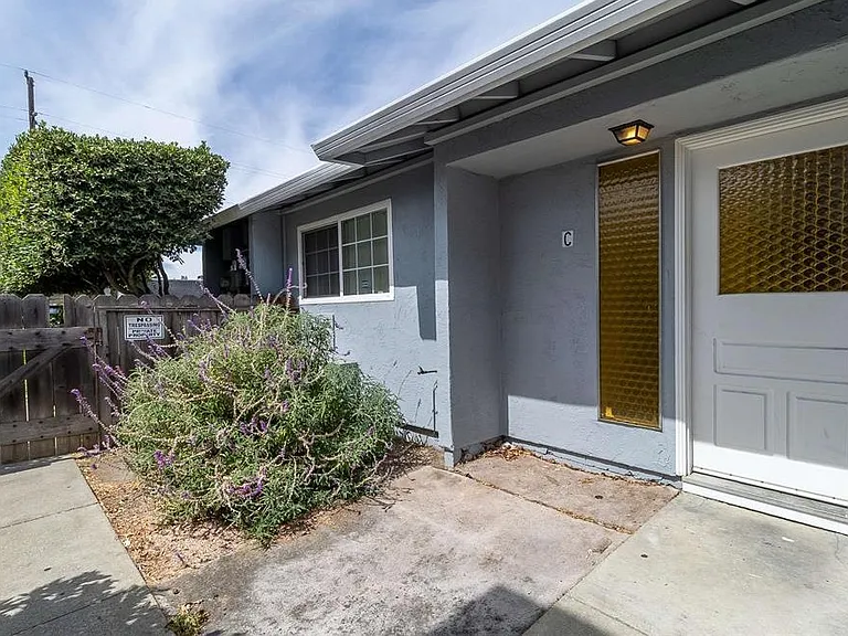 1064 Mohr Ln #C — Photo 4