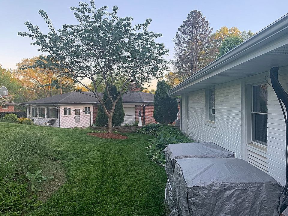 1st image of 60 W Cardigan Dr