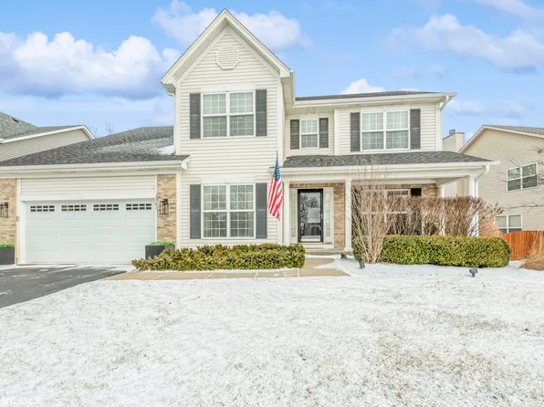 1363 Amberwood Dr, Crystal Lake, IL 60014
