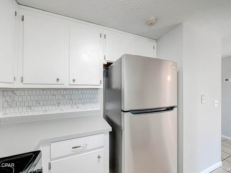 1125 Bradley Cir — Photo 11