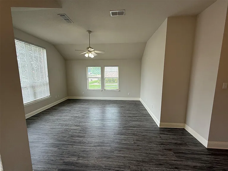 7341 Chambers Ln — Photo 16