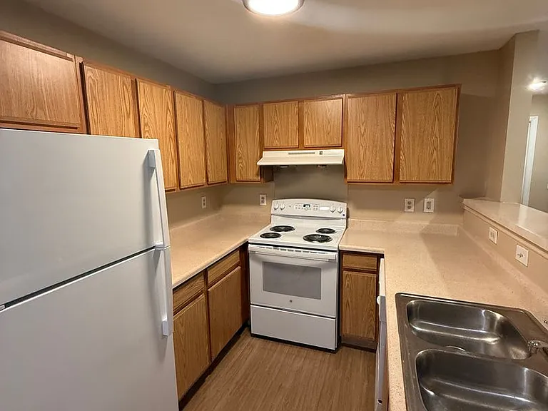 Highlands Apts — Photo 25