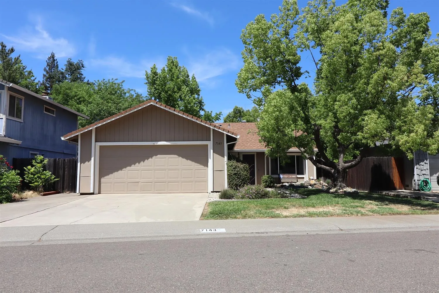 7143 Valeriana Ave photo 1