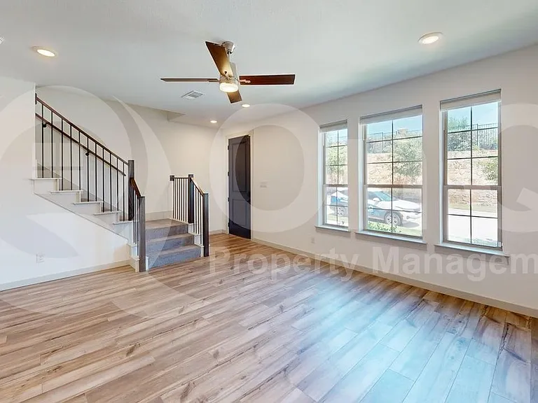 313 McConathy Way — Photo 6