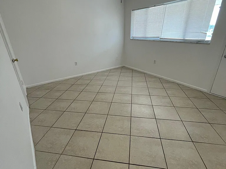 809 W Lancaster Rd #I113 — Photo 10