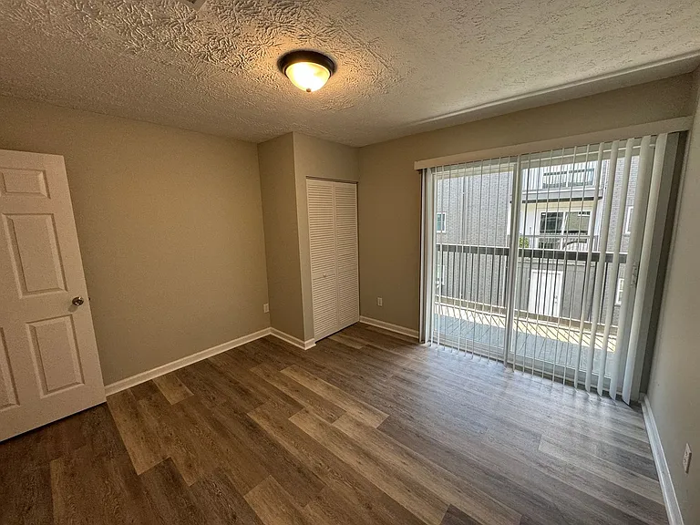 209 Lakeshore Dr — Photo 31