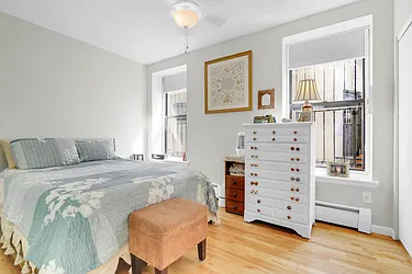 Rented by R New York