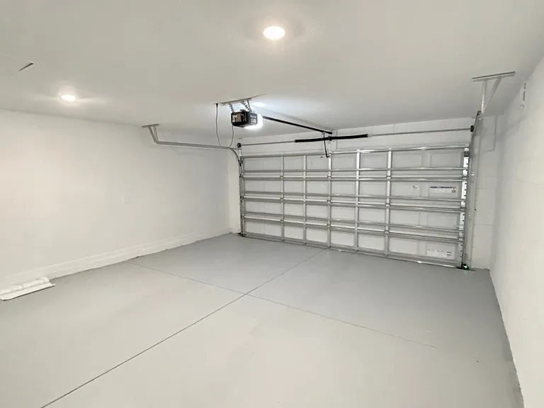 3949 Ambrose Ave — Photo 11