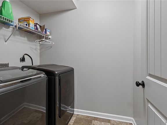 3rd image of 2215 Summer Haven Ln